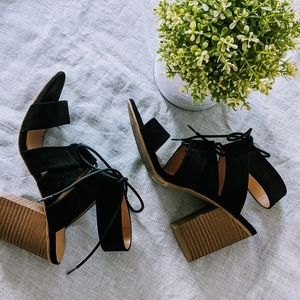 Merona • Black Laced Pumps